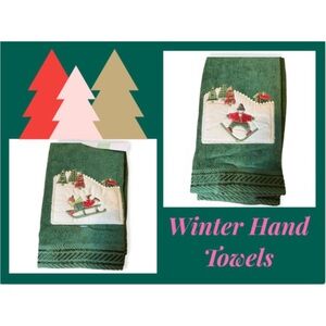 NWT Christmas Embroidered Green Guest Towel Set